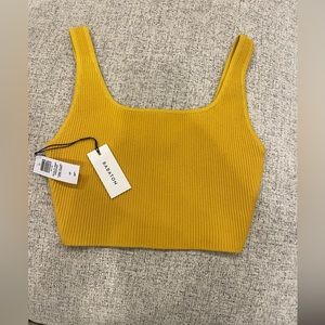 Baton Aritzia Sculpt knit cropped ribbed tank. Yellow/gold. Size small